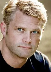 배우인 브라이언 매시의 대표 이미지