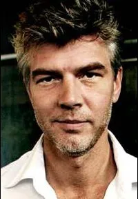 배우인 야콥 에크룬드의 대표 이미지