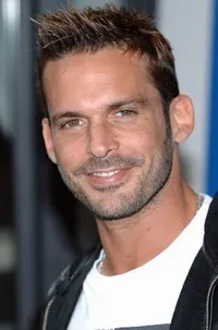 배우, 제작/기획, 음악, VJ인 엔리코 실베스트린의 대표 이미지