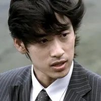 배우인 로사명의 대표 이미지