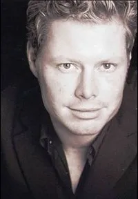 영화배우인 데이빗 리치몬드-펙의 대표 이미지