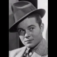 영화배우인 톰 브라운의 대표 이미지