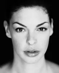 영화배우인 폴리애너 매킨토시의 대표 이미지