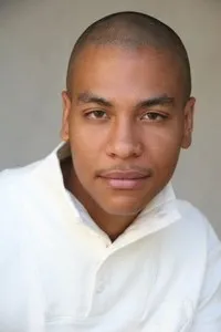 배우인 바나비 바릴라의 대표 이미지