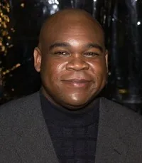 배우인 레너드 얼 하우지의 대표 이미지