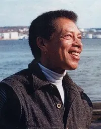 배우인 월터 보든의 대표 이미지