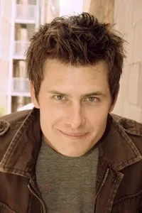 배우인 매트 하웰의 대표 이미지