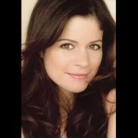 배우인 로렌 스타밀의 대표 이미지