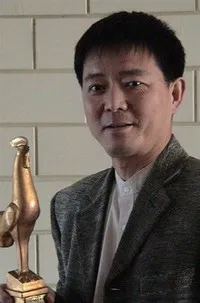 배우인 손민의 대표 이미지