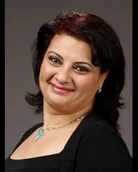 배우인 니스린 파오우르의 대표 이미지