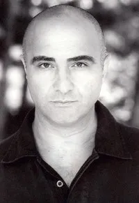 배우인 센기즈 보즈커트의 대표 이미지