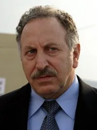 영화배우인 마크람 코우리의 대표 이미지