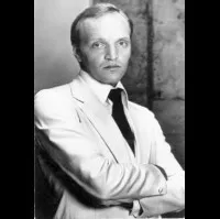 배우, 감독, 각본인 알렉산드르 카이다노프스키의 대표 이미지