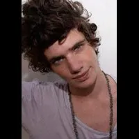 영화배우인 펠릭스 모아티의 대표 이미지