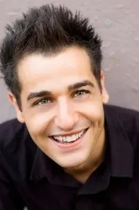 배우인 레스 챈터리의 대표 이미지