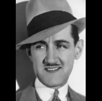 배우, 감독, 각본, 제작/기획인 찰리 체이스의 대표 이미지