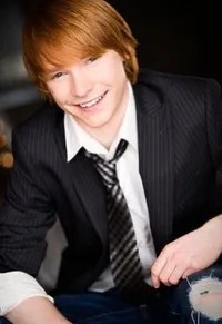 영화배우인 칼럼 워시의 대표 이미지