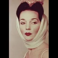 배우인 루드밀라 트체리나의 대표 이미지