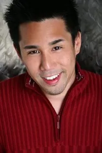 배우인 패리 셴의 대표 이미지