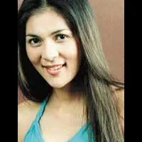 배우인 헬렌 니마의 대표 이미지