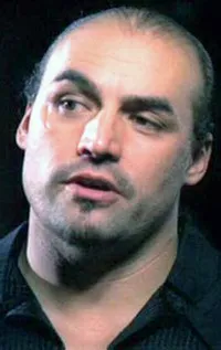 배우, 스턴트맨인 에스테반 쿠에토의 대표 이미지