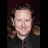 영화배우인 저지 라인홀드의 대표 이미지