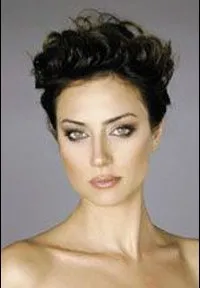 배우인 사넴 체릭의 대표 이미지