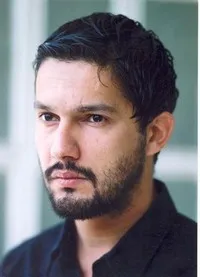 배우인 하메드 베다드의 대표 이미지