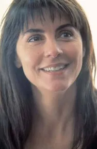 배우인 아나 페르난데즈의 대표 이미지