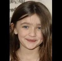 배우인 애슐리 보엣처의 대표 이미지