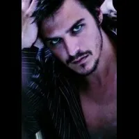 배우인 메흐메트 군수르의 대표 이미지