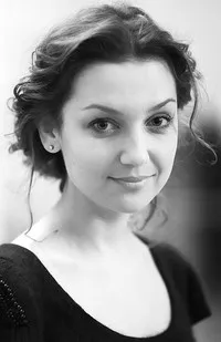 배우인 라밀야 이스칸더의 대표 이미지