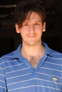 배우인 요탐 이사이의 대표 이미지