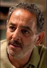 배우인 제멜 바렉의 대표 이미지