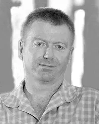 배우인 아틸라 에제드의 대표 이미지