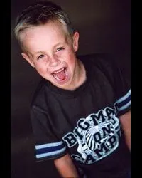 배우인 제이 헤드의 대표 이미지