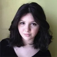 배우인 타리나 보야시의 대표 이미지