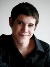 영화배우인 요한 리베루의 대표 이미지