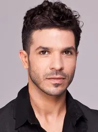 배우인 로이 아사프의 대표 이미지