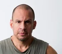 각본, 감독, 배우인 조나단 사갈의 대표 이미지