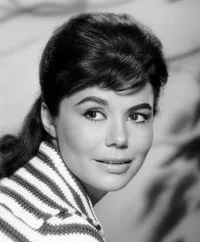 영화배우인 조르지아 몰의 대표 이미지