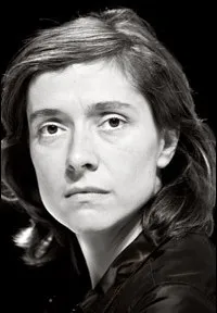 배우인 사라 드 루의 대표 이미지