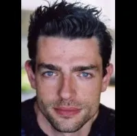 배우인 니콜라스 완치키의 대표 이미지