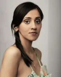 영화배우인 만진더 비르크의 대표 이미지