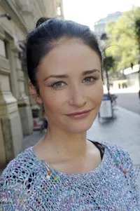 배우인 말라 말미바라의 대표 이미지