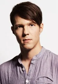 배우인 올라비 유시비르타의 대표 이미지