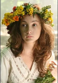 배우인 이오아나 아나스타시아 안톤의 대표 이미지