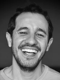 배우인 사미르 하라그의 대표 이미지