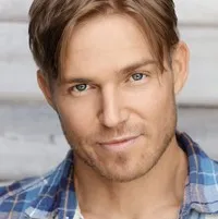 영화배우인 질런 밴오버의 대표 이미지