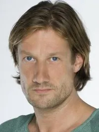 배우인 크리스토프 코텐캄프의 대표 이미지